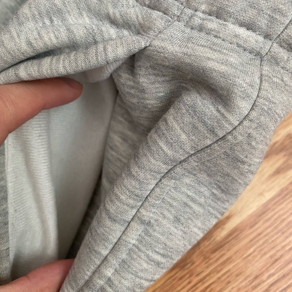 Uniqlo Heattech Gray Sweatpants - Picture 3 of 8